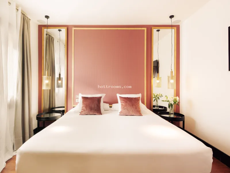 Doble Standard en La França Travellers