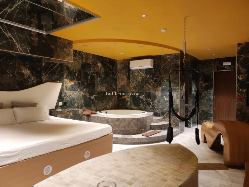 Suite Destino con Jacuzzi privado en Lad Madrid