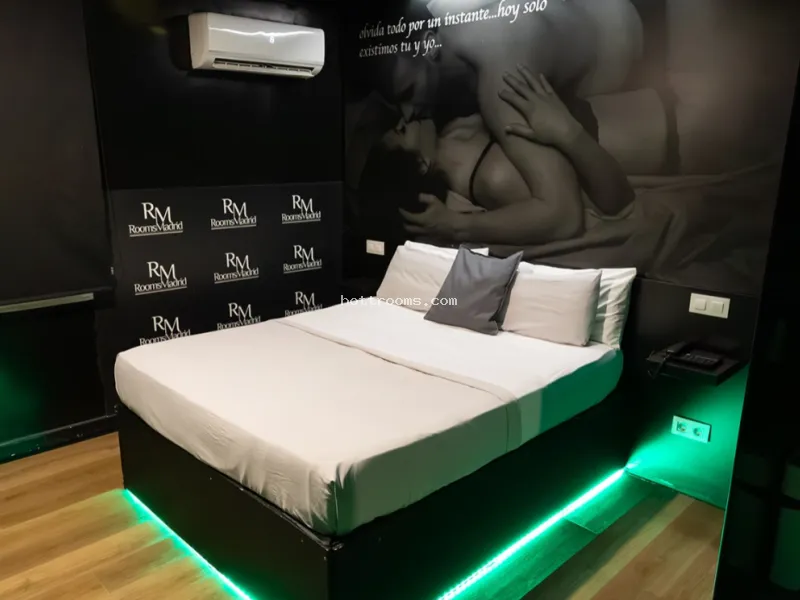 Habitación Tu y yo con Jacuzzi privado en Rooms Madrid América