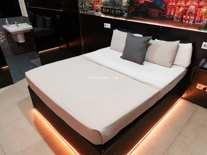 Habitación Tokyo en Rooms Madrid Bernabeu 