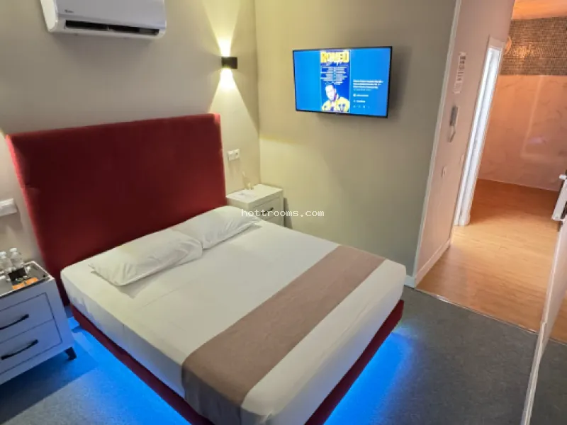 Habitación Ibiza con Jacuzzi privado en Rooms Luxury Madrid