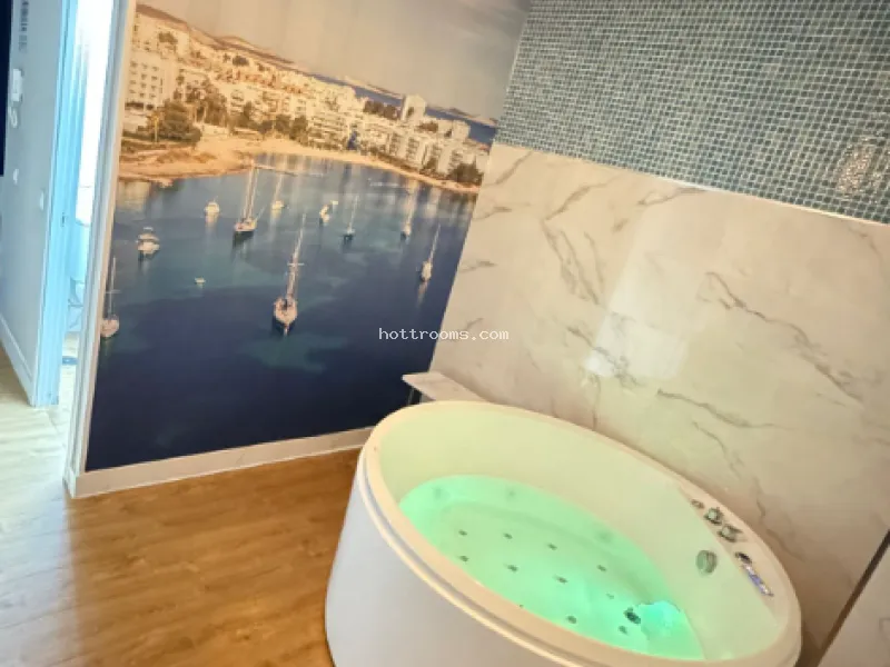 Habitación Ibiza con Jacuzzi privado en Rooms Luxury Madrid