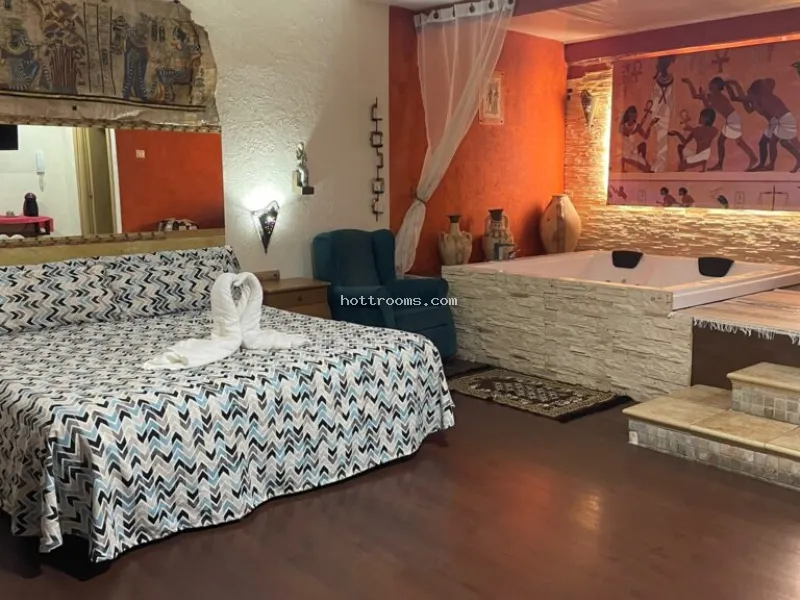 Suite Egipcia con Jacuzzi privado en Espacio con Encanto