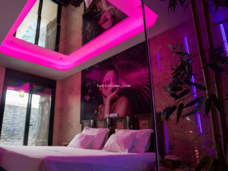 Master Suite Asiática con Jacuzzi privado en Motel Venus Madrid Sur