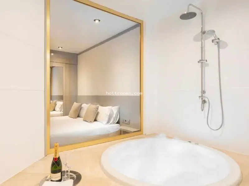Suite Hidromasaje con Jacuzzi privado en Hotel Punt 14