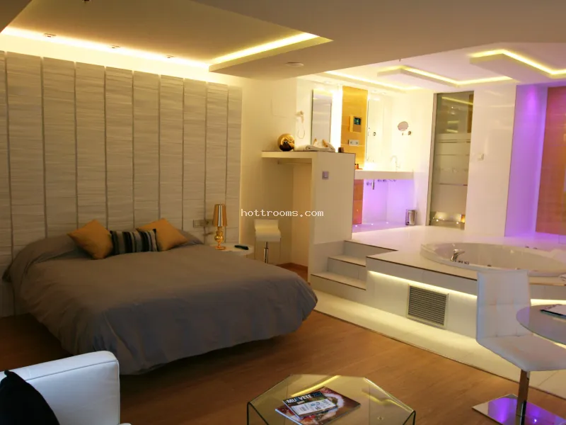 Suite Deluxe con Jacuzzi privado en Kadrit Hotel