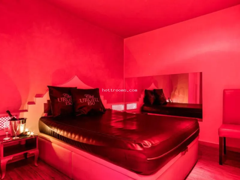 Suite oriente medio con jacuzzi con Jacuzzi privado en Haima Suites