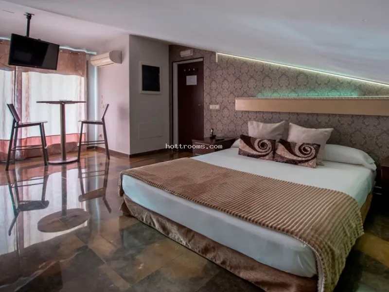 Hostal La Creu - Hotel por horas