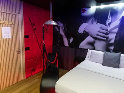 Habitación Grey con Jacuzzi privado en Rooms Madrid América