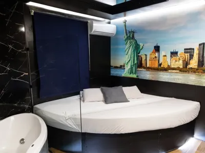 Habitación New York con Jacuzzi privado en Rooms Madrid América