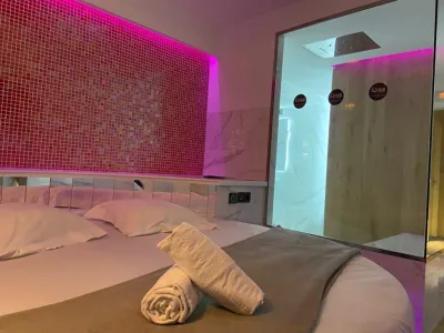 Habiación Sexit Madrid en Luxtal Cuzco 