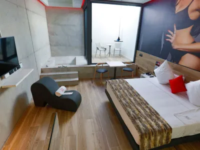 Master Suite con Jacuzzi privado en Loob Valencia 