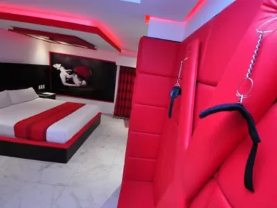 Habitación 50 sombras con Jacuzzi privado en LuxLove